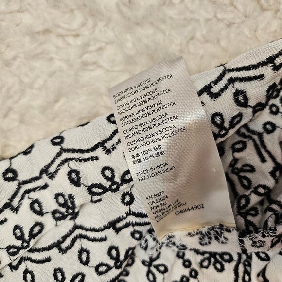 Anthropologie Maeve Women's Black and White Embroidery Boho Tank Top Size L - Picture 8 of 8